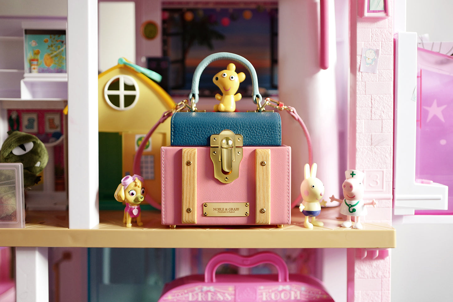 Mini Carolyn - Barbie house (Unique item)